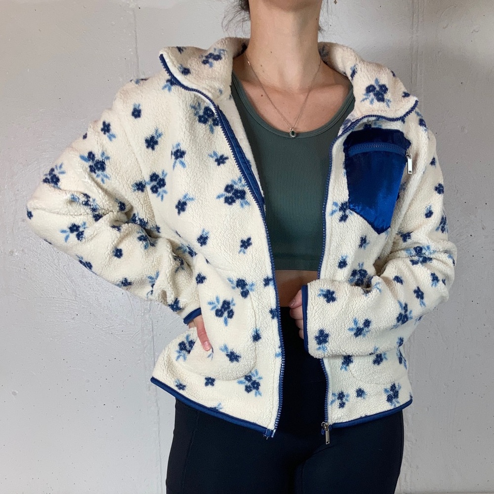 Soft Daitsy Floral White Fleece Full Zip Jacket - Picture 3 of 10
